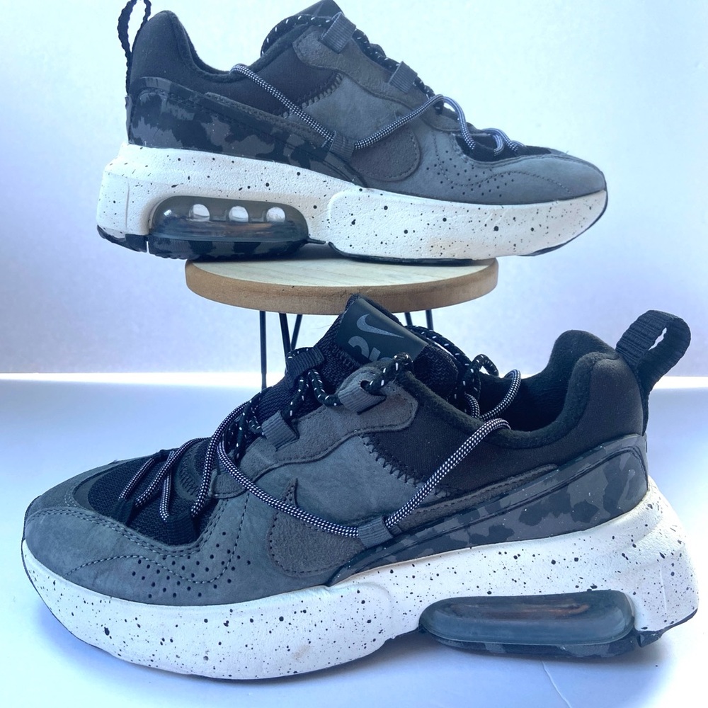 Nike Women's Air Max Viva Casual Sneakers 6.5